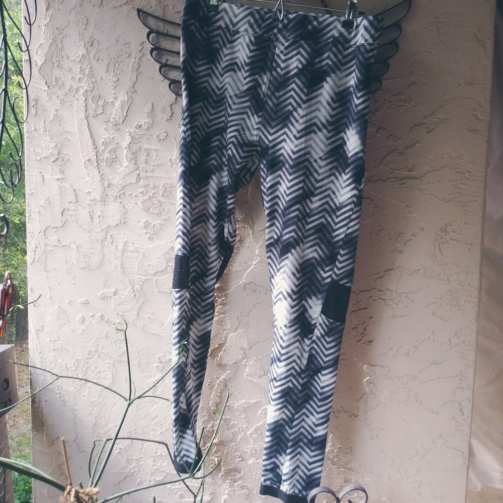 Sport Leggings with Knee Mesh